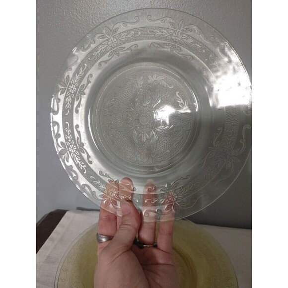 Set of 3 Yellow Macbeth Evans S PATTERN CRYSTAL 8 1/4" LUNCHEON PLATES - Picture 7 of 8